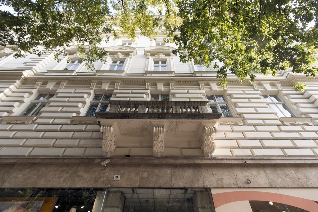 Luxury Apartment By Hi5 -Andrassy Suite Budapest Exteriör bild